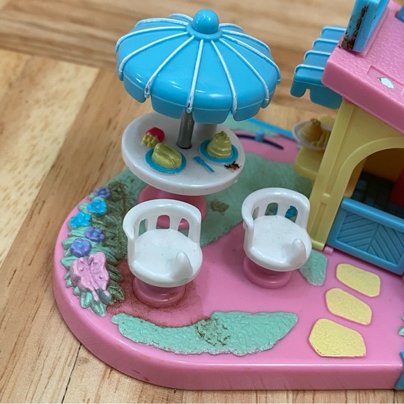 Lot (2) 1994 Polly Pocket Bluebird Toys Swindon Mimi’s Cafe Fast Food Drive Up - Picture 9 of 10